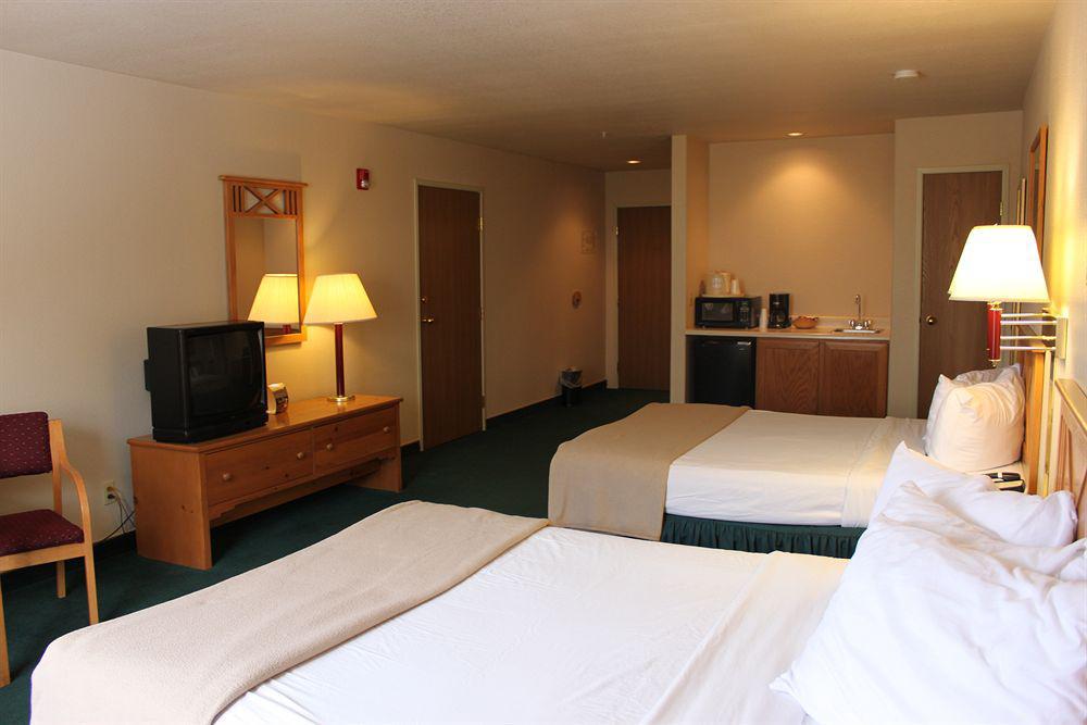 Western Vail Airport Hotel 4*